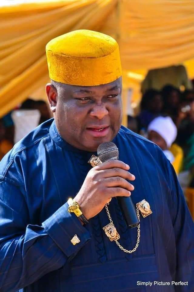 Madumere felicitates With Senator Izunaso On Birthday