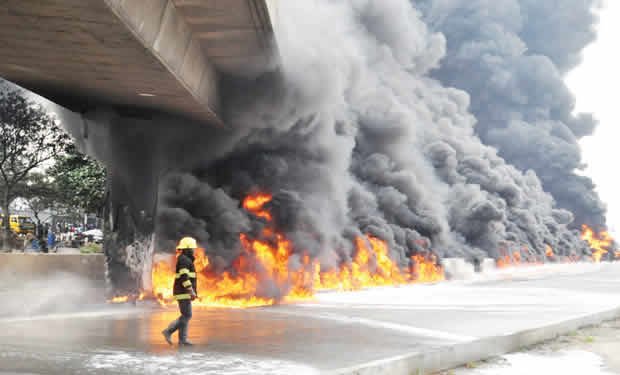FG Warns Public Against Using Lagos Airport Road Flyover