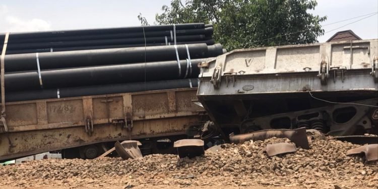 Train Carrying Water Pipe Derails In Kaduna