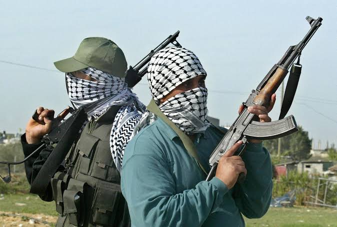 BREAKING: Gun Duel Between Gunmen, Naval Officers, Two Feared Killed In Anambra