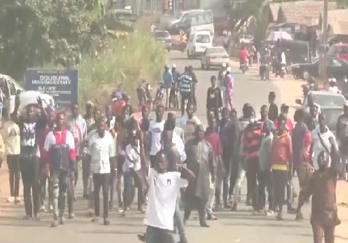 Hoodlums Attack OAU VC, Journalists In Ife