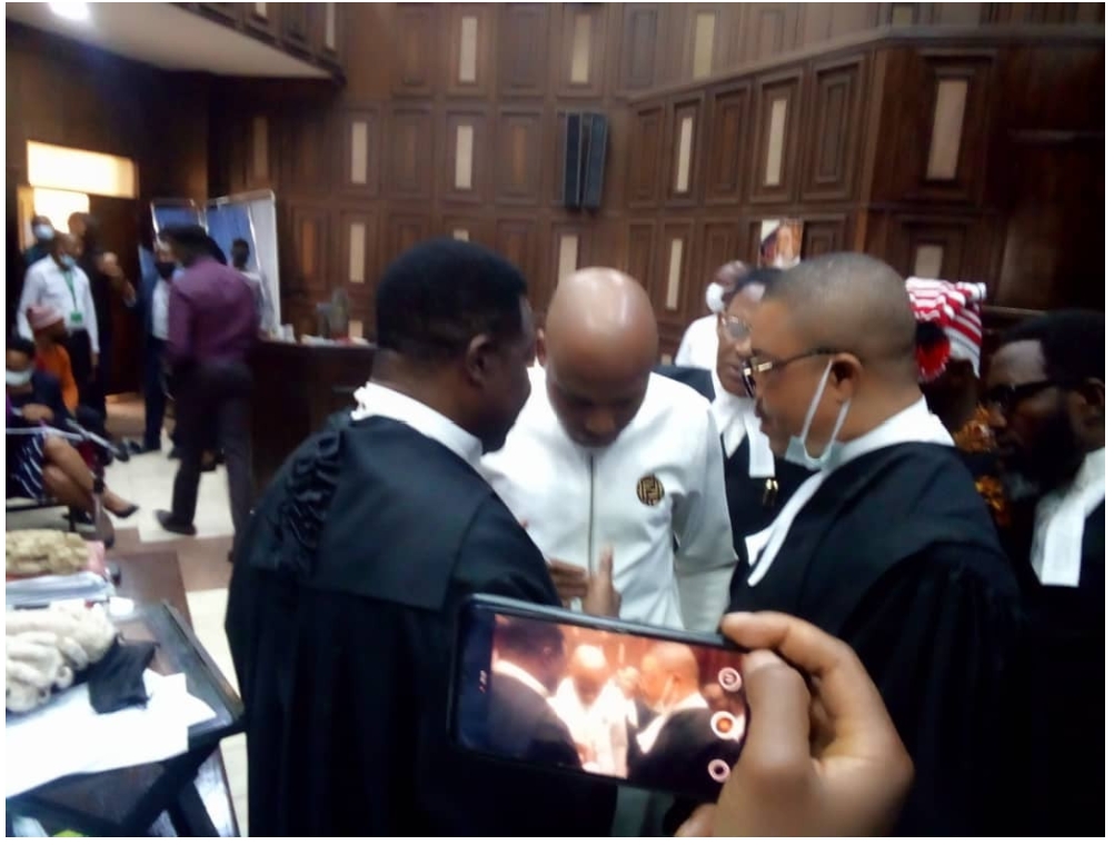Kanu Exchanges Pleasantries With Legal Team Before Trial, As Court Adjourns Till Jan 19 (VIDEO)