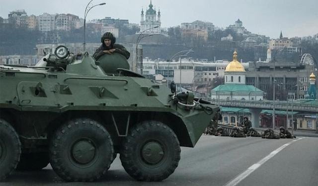 Ukrainian Defense Ministry Urges Citizens To Fight Back With Molotov Cocktails As Russians Enter Kyiv
