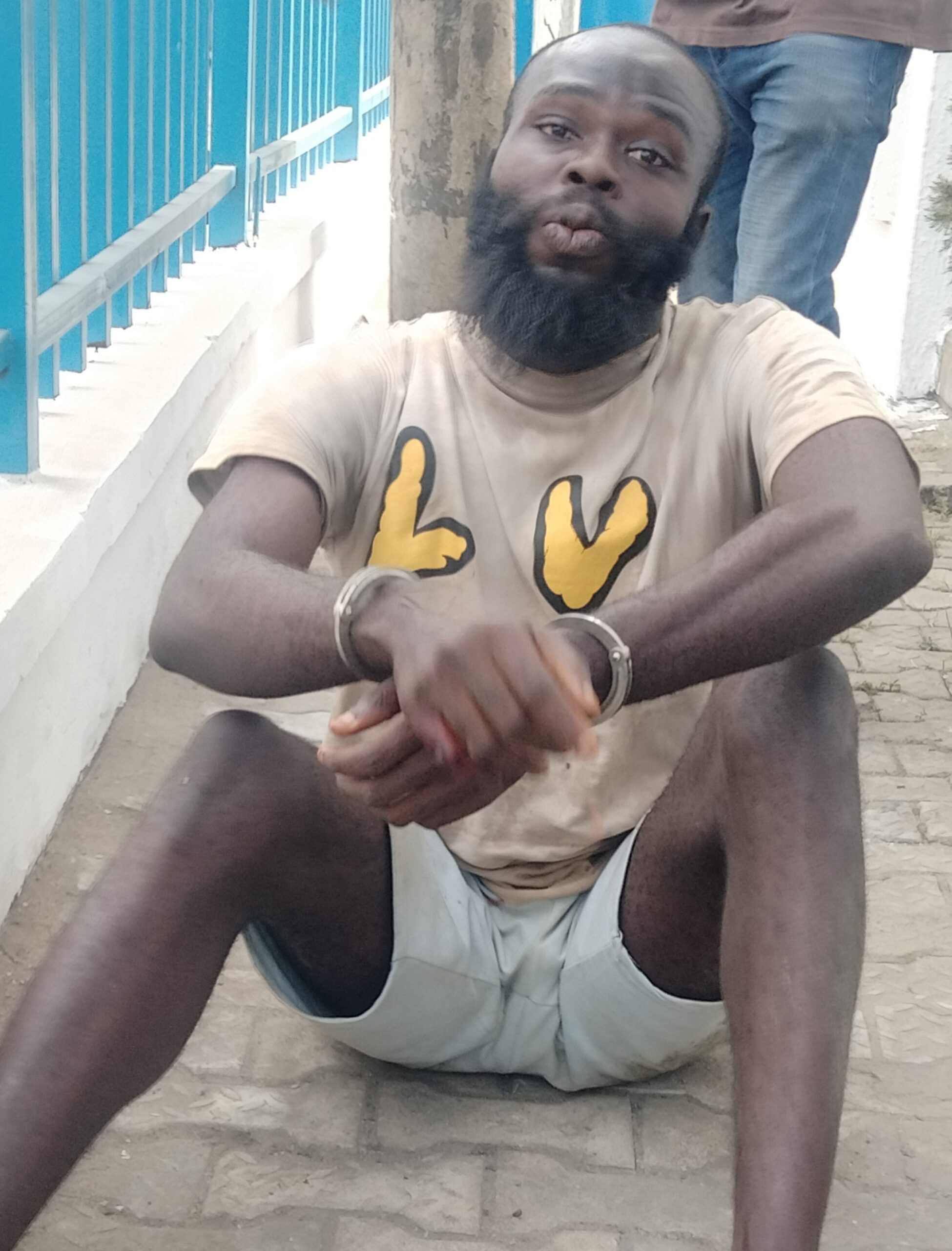 Pandemonium As Mad Man Invades Ecobank, Snatches Customer's N300, 000, Threatens To Beat Manager In Imo