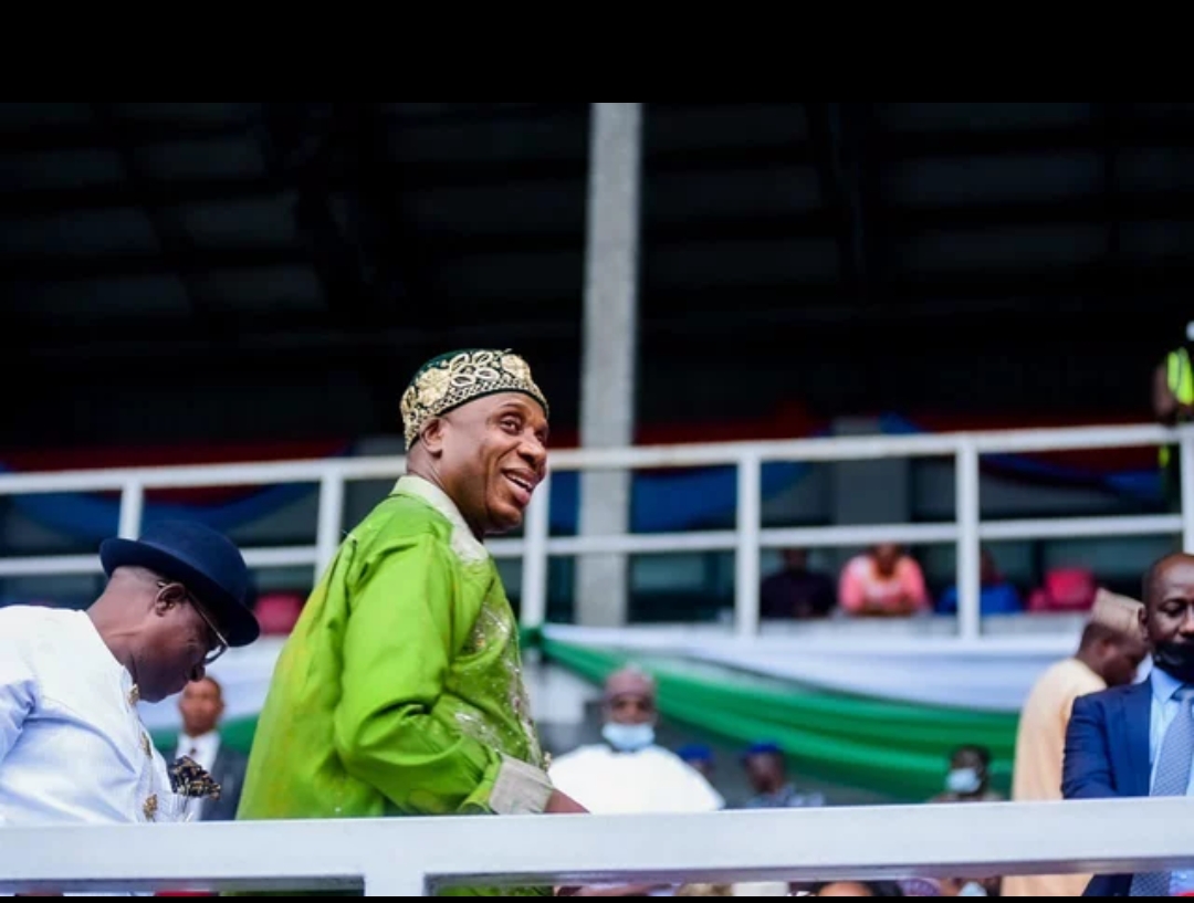 VIDEO:  I'm Fit - Amaechi Finishes Over 400 Meters In Stadium Before Declaring To Contest Presidency