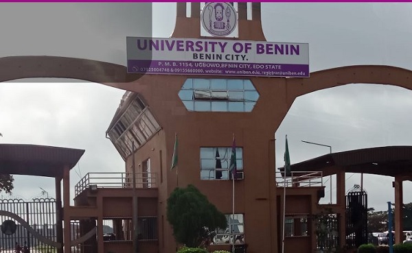 72 Uniben Students Receive FG’s Scholarship Award