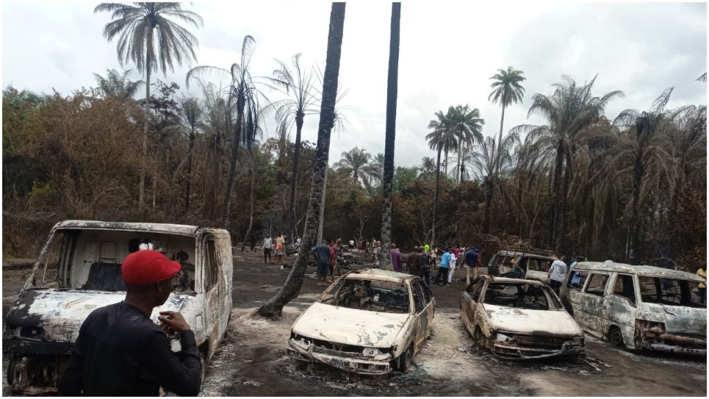 BREAKING: Imo: Over 100 Roasted To Ashes At Abaezi Ohaji-Egbema Illegal Bunkering Site (VIDEO)