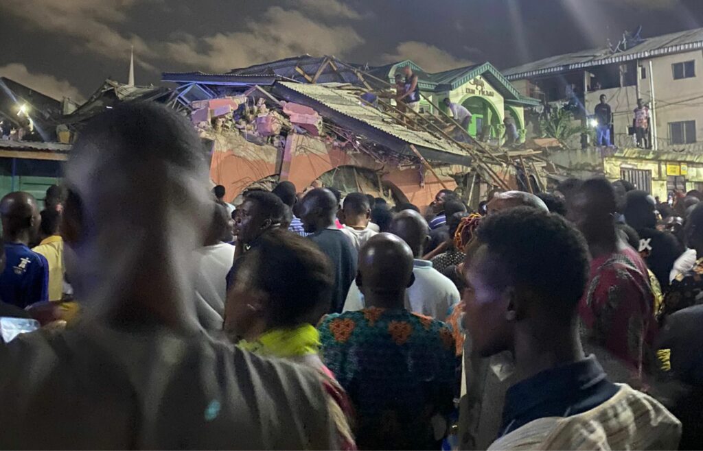 BREAKING: Many Reportedly Trapped As Three-Storey Building collapses In Lagos