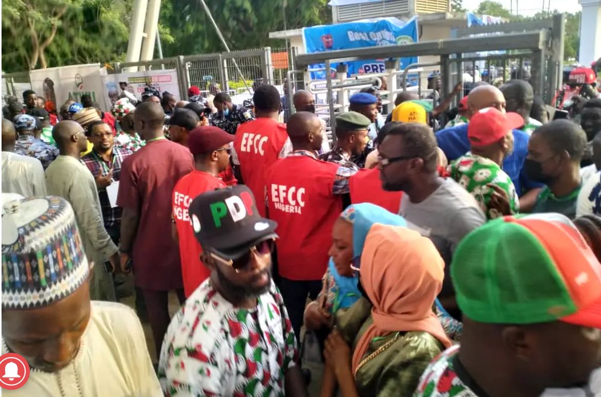 EFCC operatives storm venue of PDP convention in Abuja