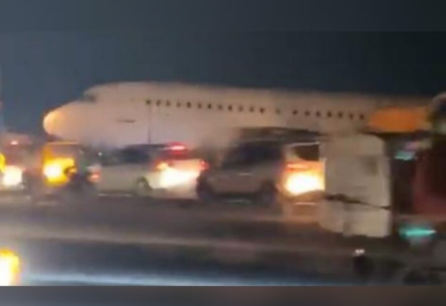 FAAN Reacts To damaged Plane On Ikeja, Lagos Road, Says It Didn't Crash-Land