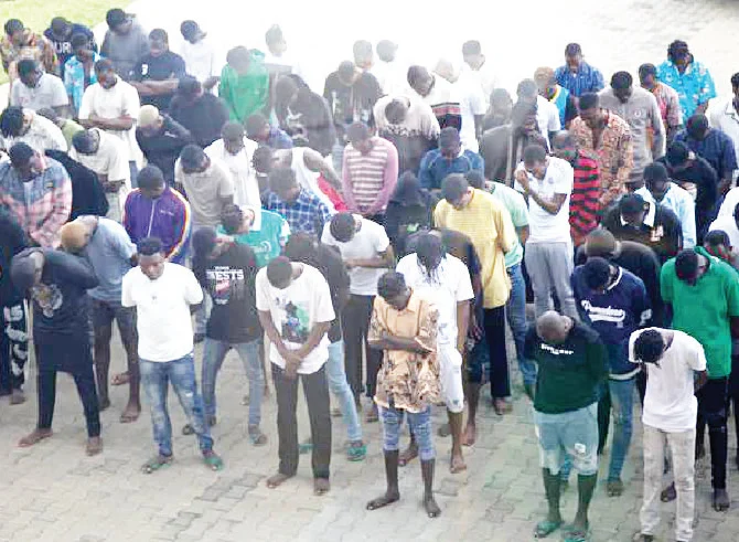 EFCC Officials Allegedly Tortured Lagos Clubgoers, Forced Out Naked Couple