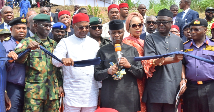 Oguta/Orashi Dredging: Vice President Osinbajo, Uzodimma Flag-Off Project