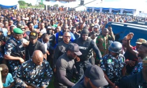 Uncontrollable Crowd Receive Peter Obi At Burial In Enugu