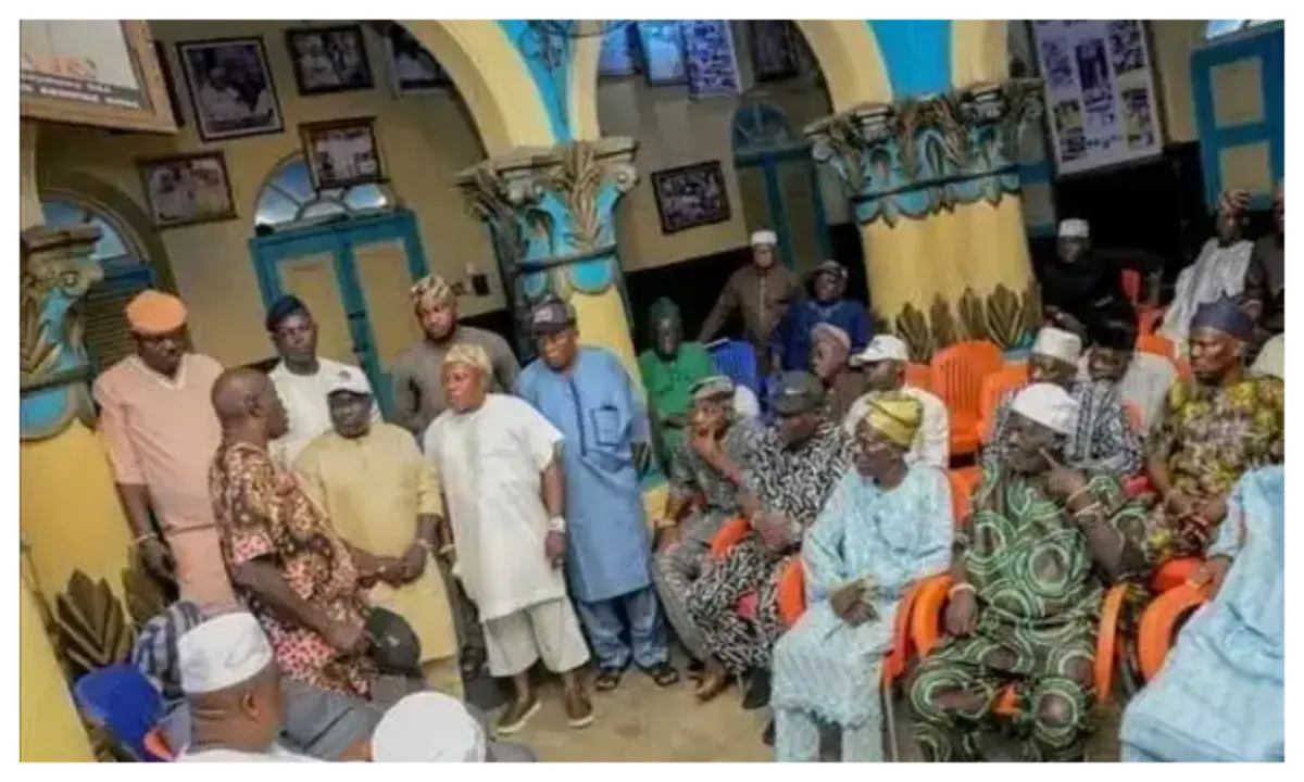 Lagos Monarch Sacks Six Chiefs for Supporting Labour Party Campaign