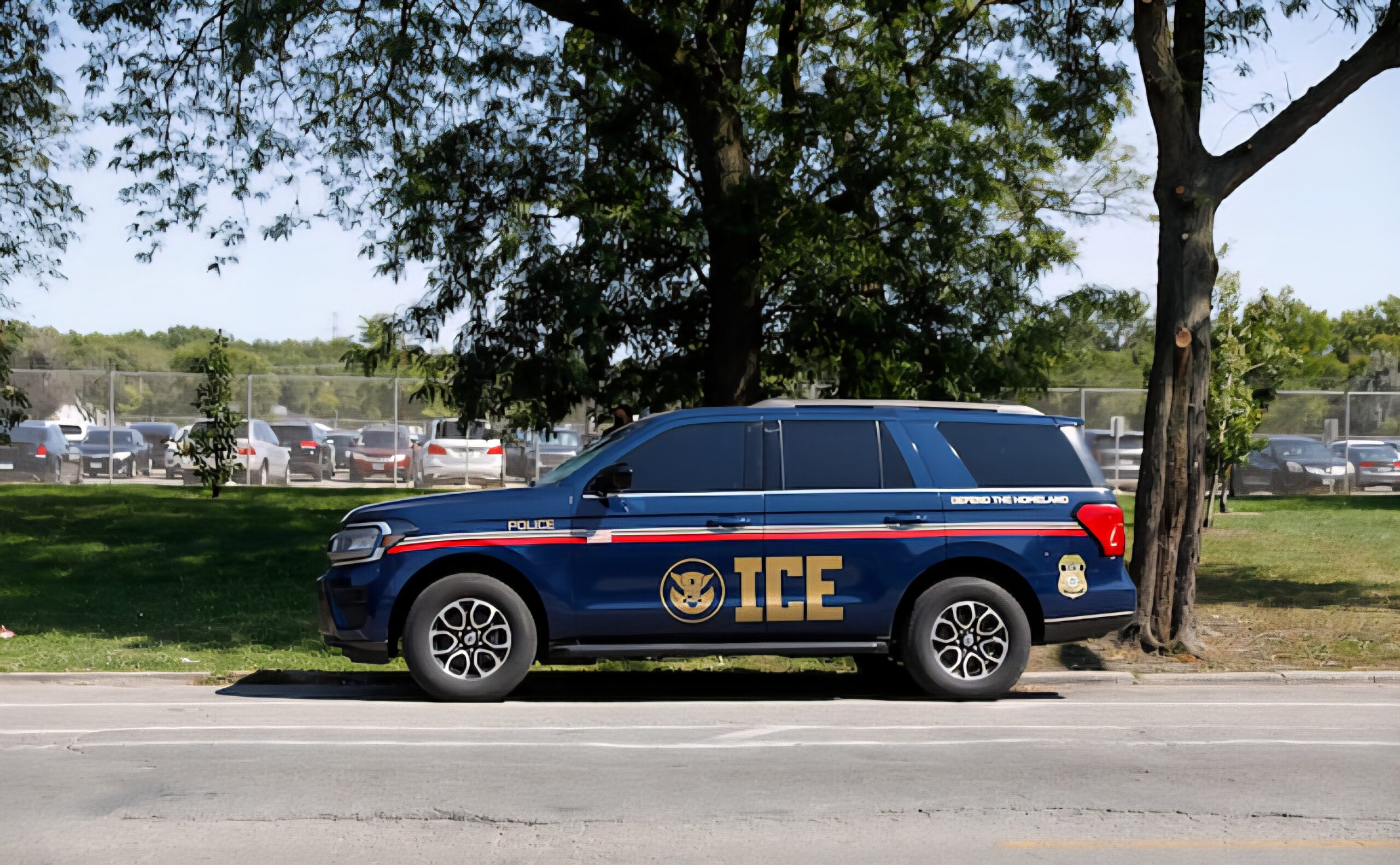 Chicago Immigration Crackdown Begins As ICE Makes 3 Arrests