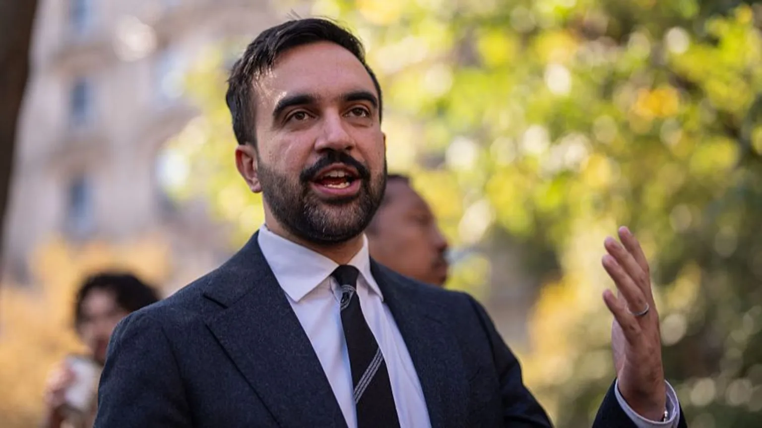 Trump Endorses Cuomo for New York Mayor, Warns of Funding Cuts if Mamdani Wins