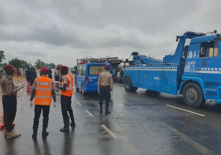 FRSC Diverts Traffic on Kaduna–Zaria Expressway for Rail Overpass Construction