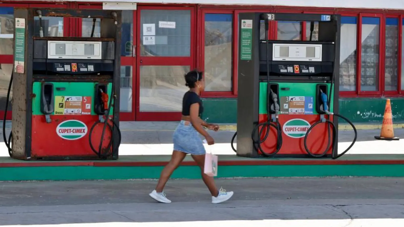 Russian Oil Tanker Arrives in Cuba Amid Signs of Loosened US Blockade