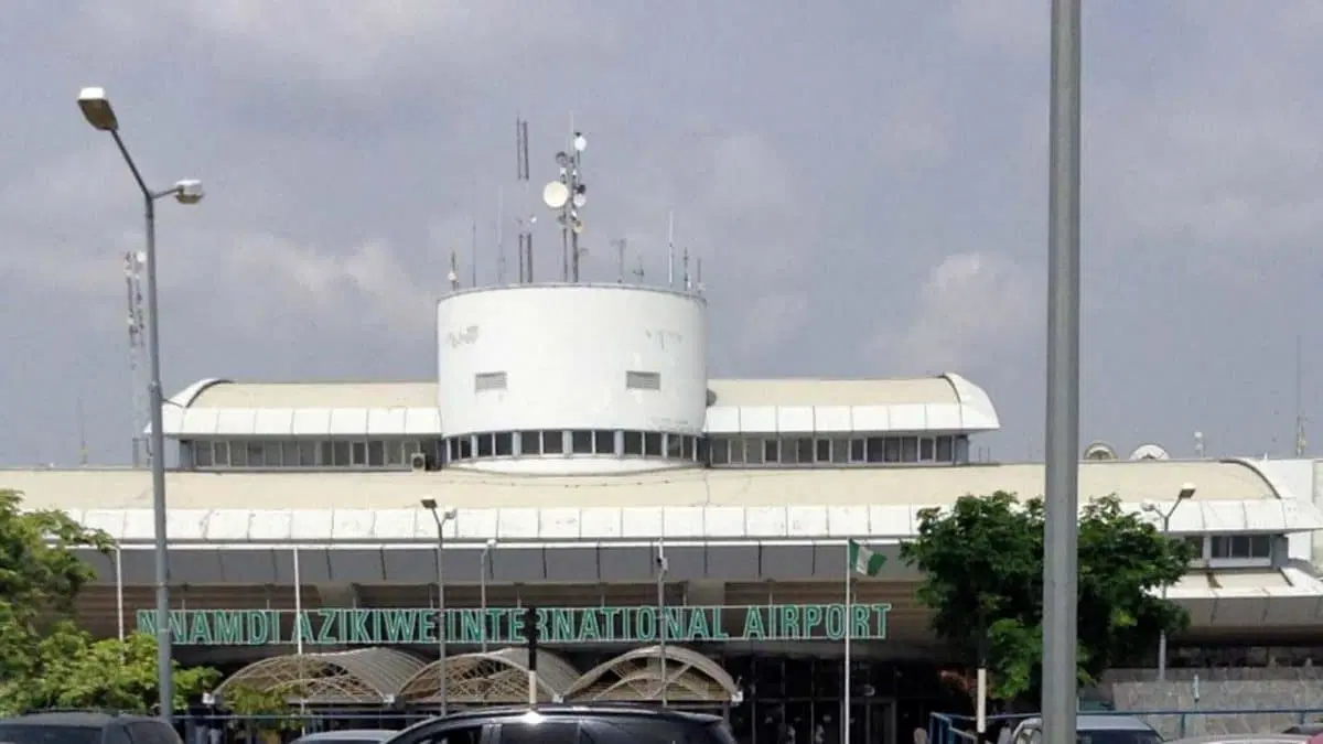 Chaos at Nnamdi Azikiwe Airport as FAAN Rolls Out Full Cashless Payment System