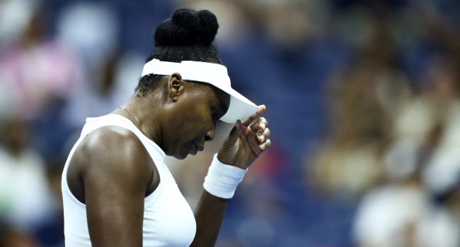 Venus Williams Crashes Out of US Open After Late-Night Battle With Sofia Kenin