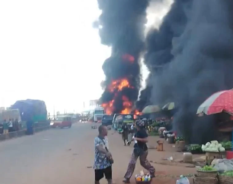 Fire Breaks Out at Edo’s Oluku Market After Fuel Tanker Overturns