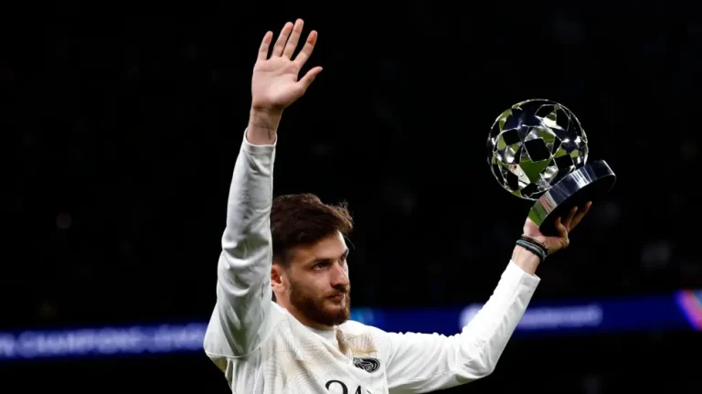 PSG Confirm Kvaratskhelia’s ACL Injury, Surgery Planned